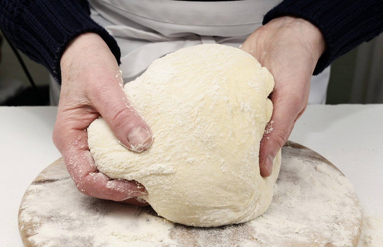 Raw Dough: Rising Danger (image credits: pixabay)