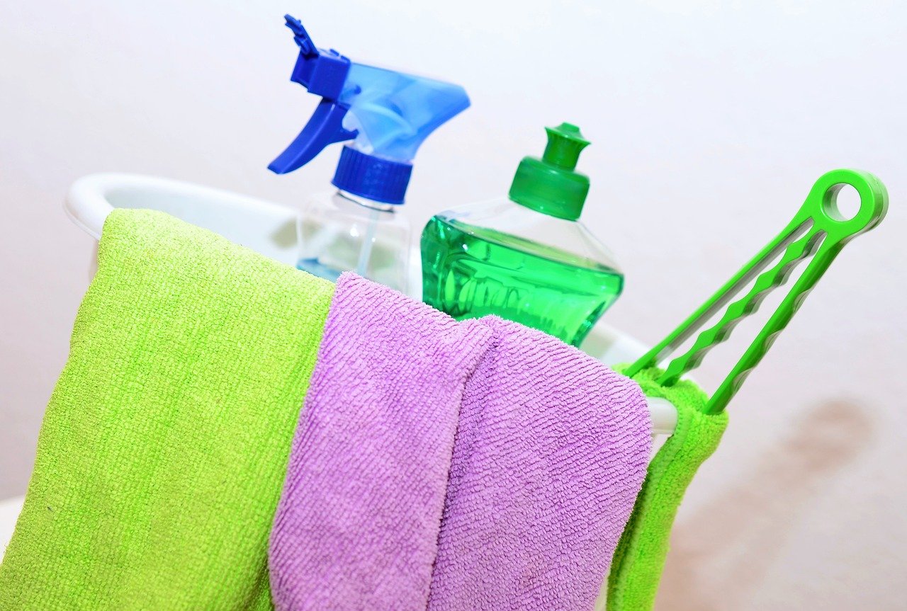 7. Cleaning Products: The Scent of Safety, or Not? (image credits: pixabay)