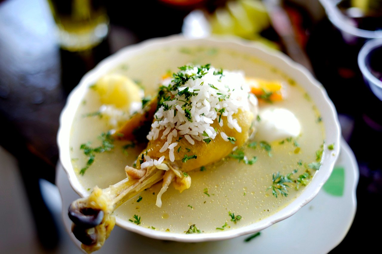Warm Bone Broth: The Comforting Elixir (image credits: pixabay)