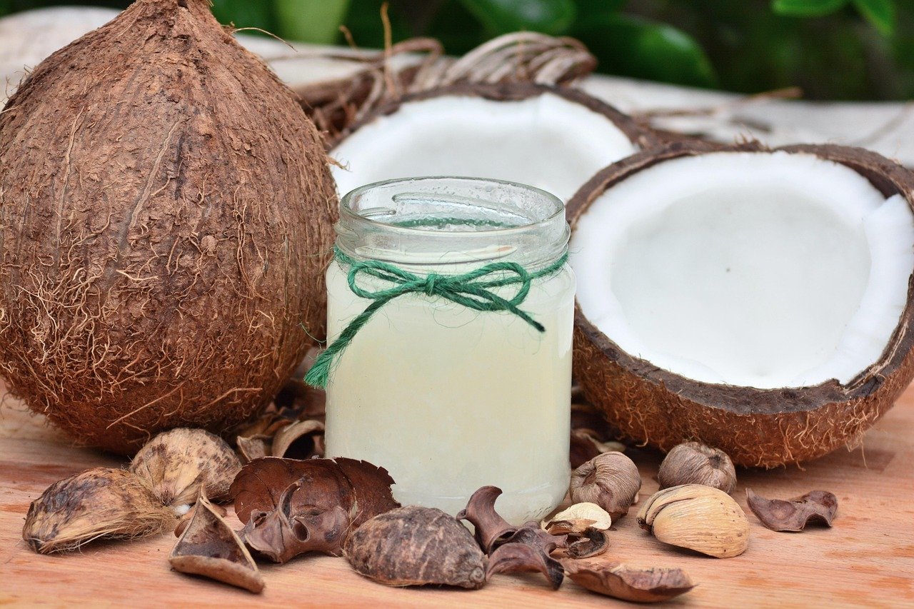Coconut Oil: Fragrant and Flavorful (image credits: pixabay)