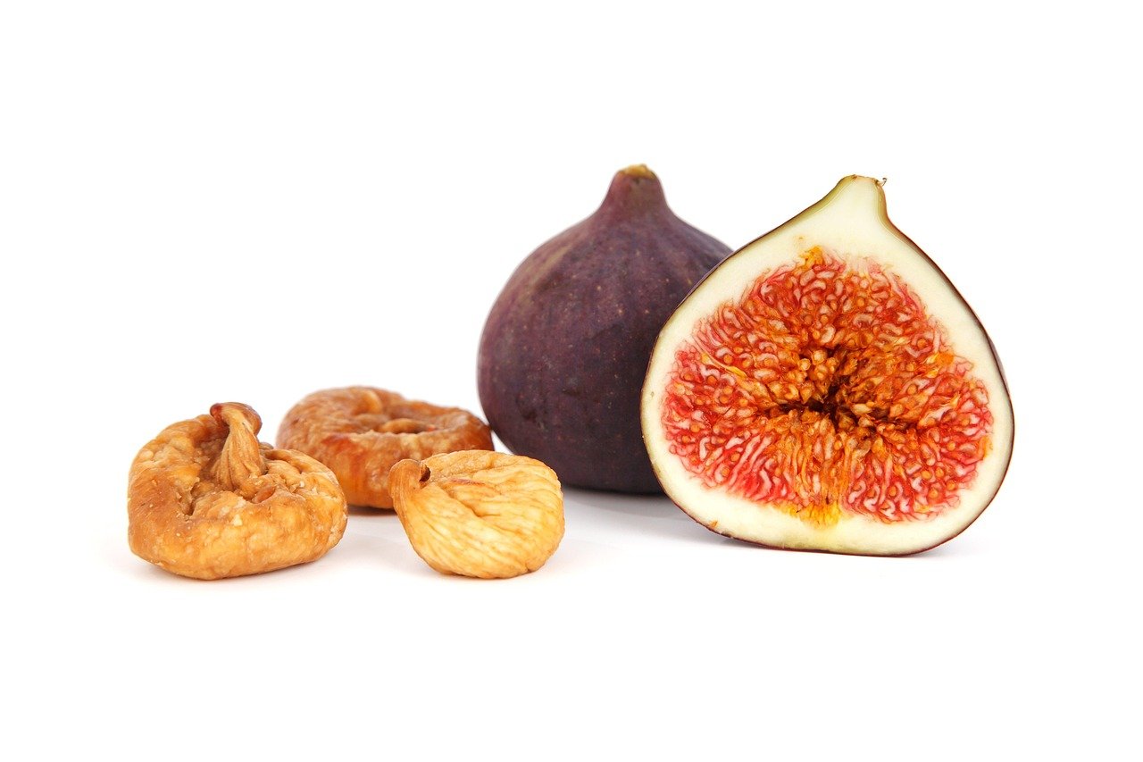 Fresh Figs vs. Dried Figs (image credits: pixabay)