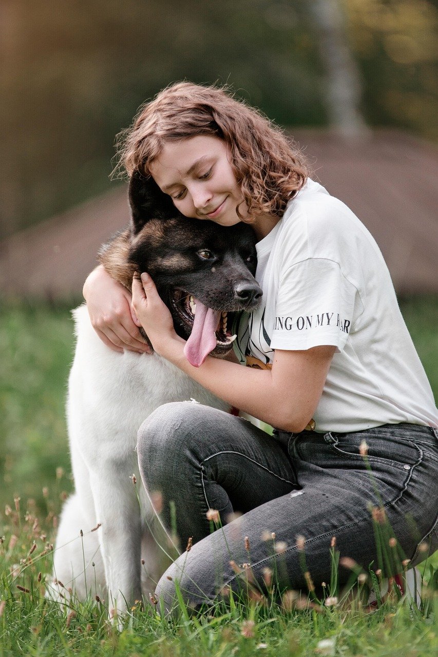 When They Comforted You Without Saying a Word (image credits: pixabay)