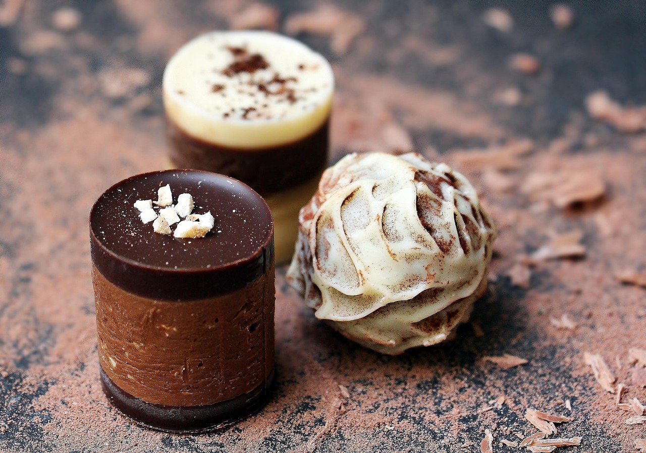 Chocolate and Caffeinated Foods (image credits: pixabay)