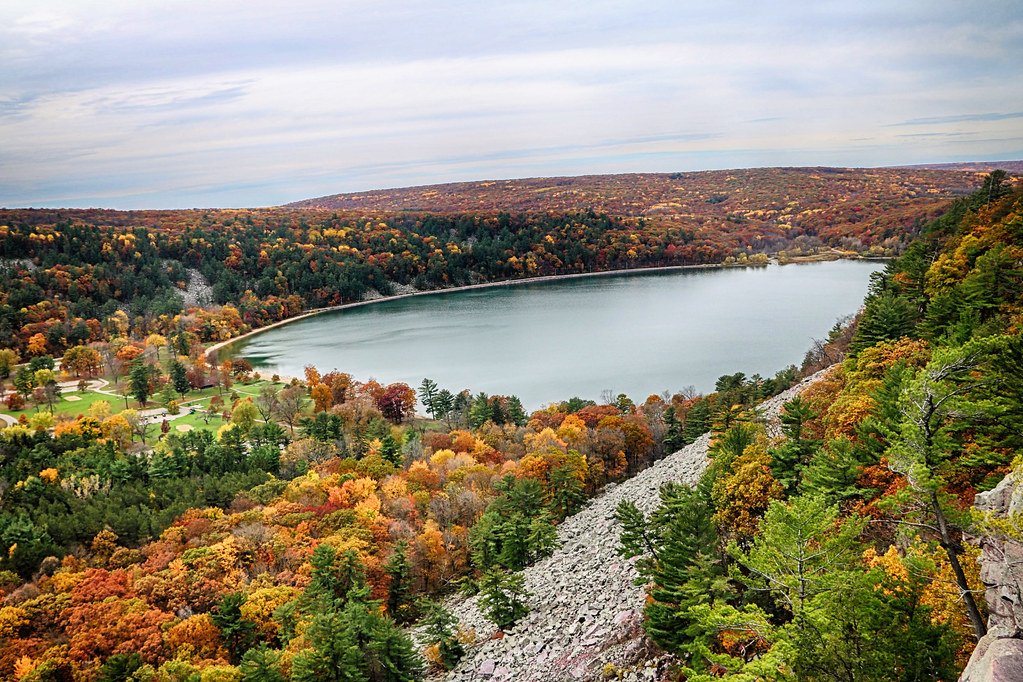 Devil’s Lake State Park – East Bluff Trail, Wisconsin: A Rocky Adventure with Tail-Wagging Views