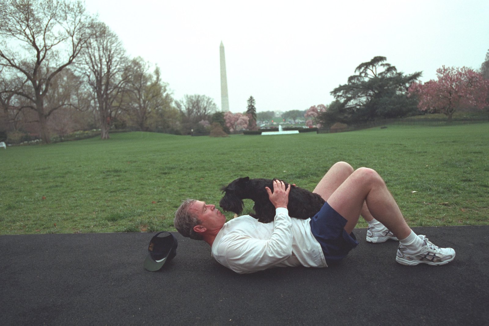 George W. Bush and His Scottish Terrier Stars (image credits: wikimedia)