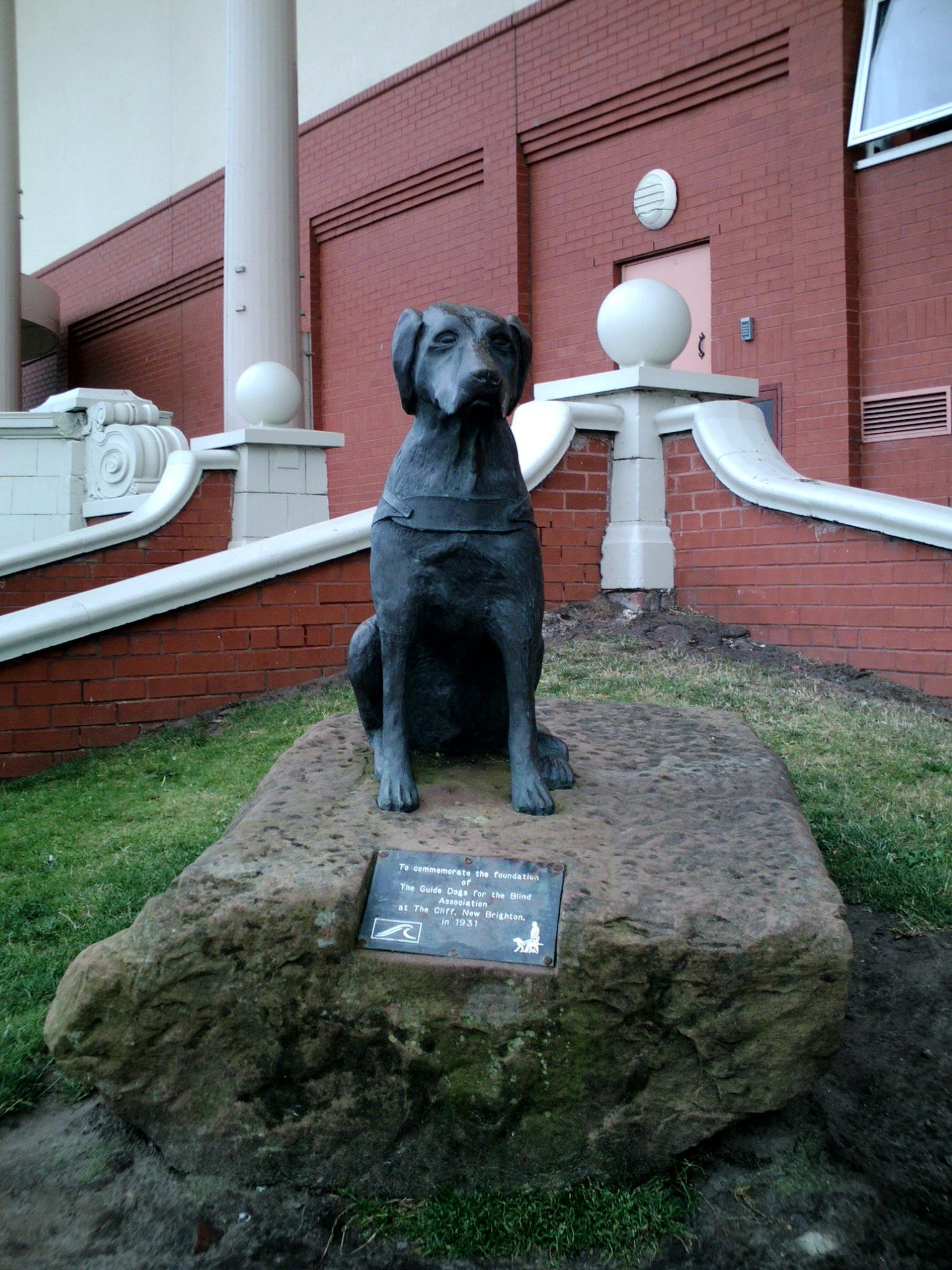 Host a Memorial Celebration (image credits: By Rodhullandemu, CC BY-SA 3.0, https://commons.wikimedia.org/w/index.php?curid=50651783)
