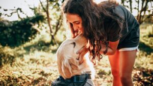 7 Ways Your Dog Behaves Differently Around Men vs Women - And Why
