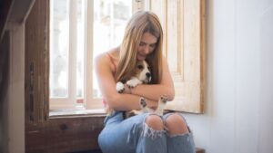 What It Really Means When Your Dog Stares at You While They're Dying