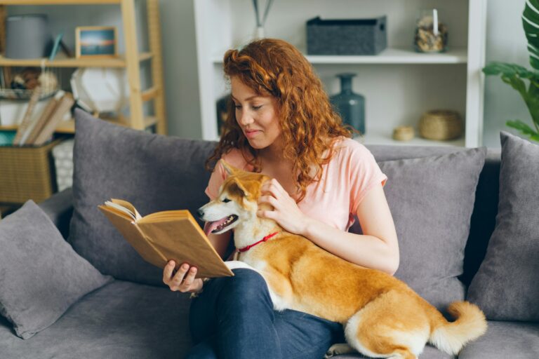 `10 Reasons Your Dog Treats Certain Visitors Differently — And Why Their Judgment Is Almost Always Correct