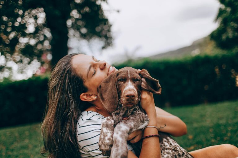Canine Behavior Studies Confirm Full-Body Leaning is a Form of Social Bonding and Emotional Co-Regulation